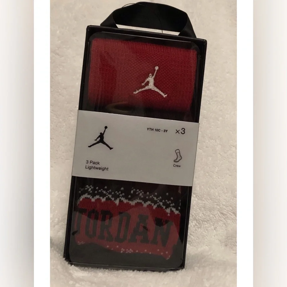 New Nike Air Jordan Boys 3-pack size XS Yth 10C-3Y Holiday Crew Socks Red Black
